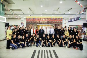 icube events_smu icon global village 2017 smu icon organising students and dean group photo