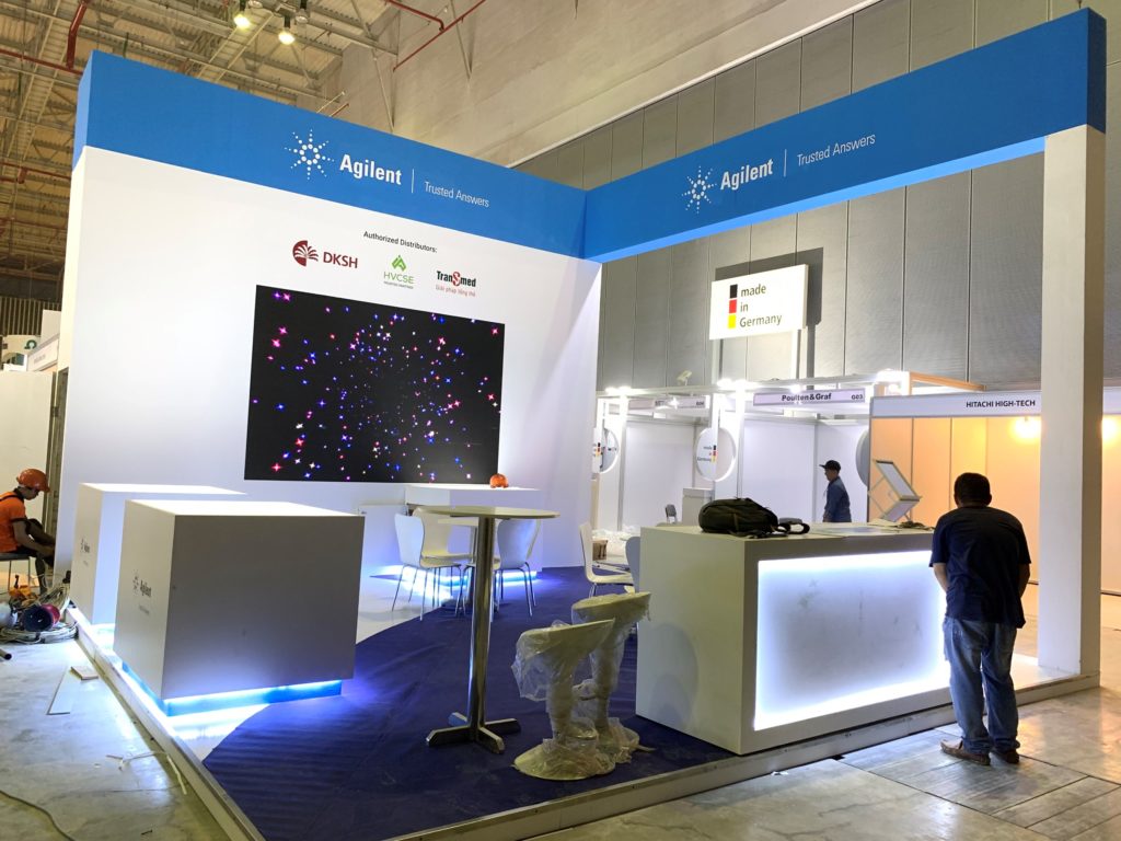 icube events_agilent analytica 2019 exhibition booth set up with led lighted table tops